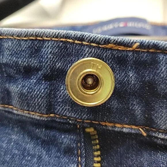 Tommy Hilfiger Women's Blue Cuffed Denim Shorts Plus Size 22W NEW - Picture 6 of 6